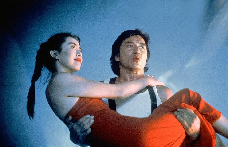 Der Privatdetektiv und Frauenheld City Hunter (Jackie Chan) hat die vermisste Shizuko (Kumiko Goto) aus den Fängen der Gangster befreit. – Bild: Kabel Eins Classics