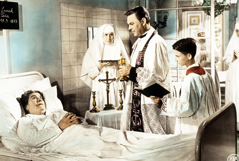 Annie Rosar (Teta Linek), Hans Holt (Kaplan Seydel). – Bild: ORF Annie Rosar (Teta Linek), Hans Holt (Kaplan Seydel). – Bild: ORF