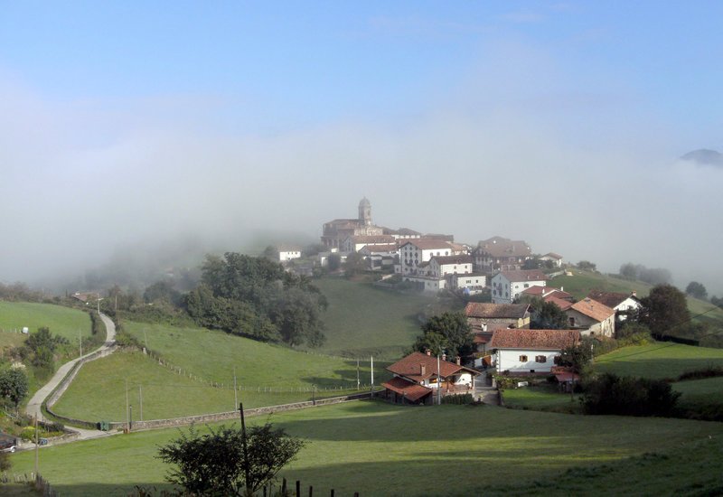 Dorf im Baztantal – Bild: ORF Dorf im Baztantal – Bild: ORF