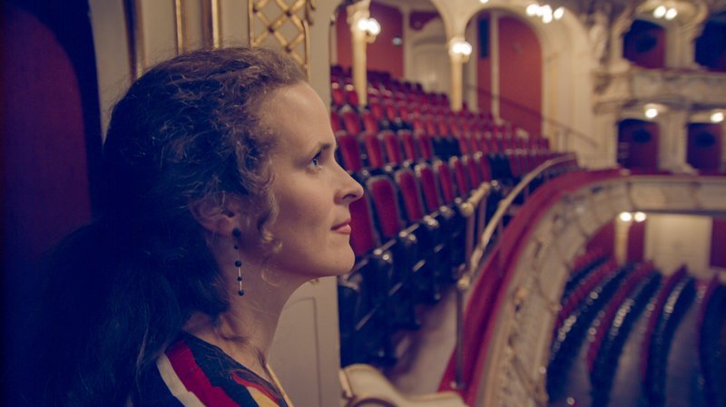 Nora Schmid, Operndirektorin in Graz, ?Menschelnde Respektsperson?. – Bild: 3sat