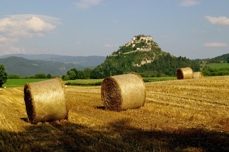 Blick zur Burg Hochosterwitz. – Bild: 3sat Blick zur Burg Hochosterwitz. – Bild: 3sat