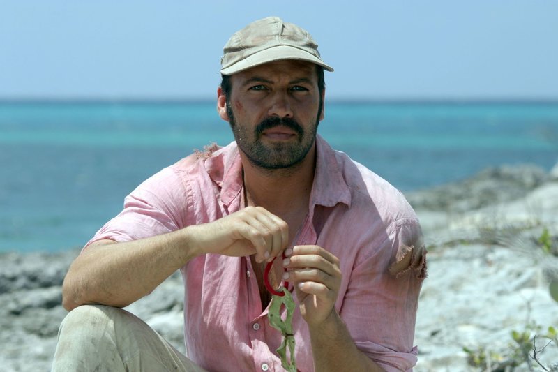 Jack (Billy Zane) wird langsam eifersüchtig auf Manuel. – Bild: ATV2 Jack (Billy Zane) wird langsam eifersüchtig auf Manuel. – Bild: ATV2