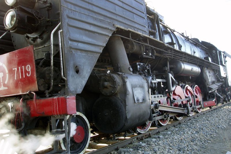 Die 1995 eröffnete Ji-Tong-Linie in der Inneren Mongolei hat sich innerhalb eines Jahrzehnts bei Eisenbahnfreunden in aller Welt einen fast magischen Ruf erworben. – Bild: SWR