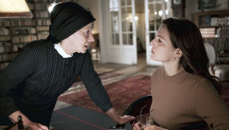 Hinter der Tür – Bild: WDR/​Degeto