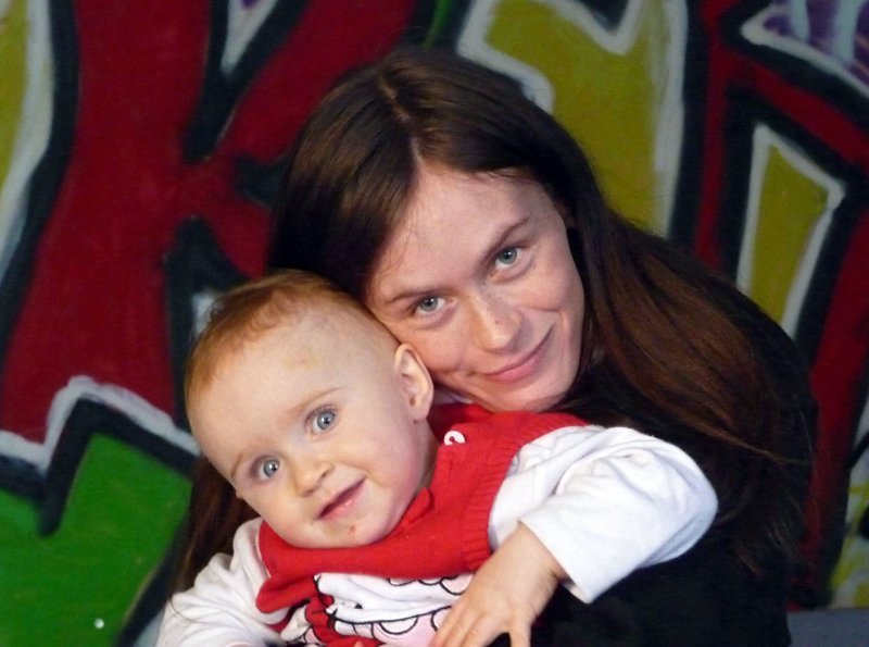 Jenny, Berlin, 2 Kinder – Ich habe den Absprung aus der Drogenszene geschafft. – Bild: ZDF und SWR/Manfred Bölk Jenny, Berlin, 2 Kinder – Ich habe den Absprung aus der Drogenszene geschafft. – Bild: ZDF und SWR/Manfred Bölk