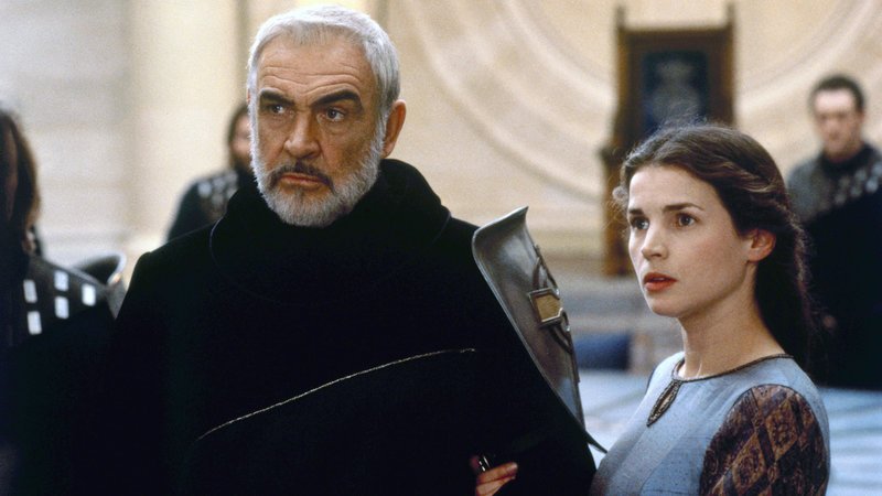 König Artus (Sean Connery) und Lady Ginvevra (Julia Ormond) – Bild: RTL Zwei