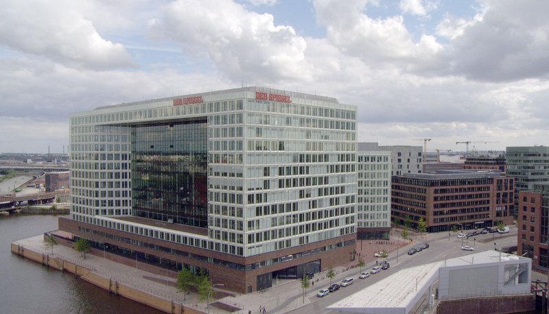 ARD/​NDR WEGELAGERER UND WICHTIGTUER, „Wie die „Soiegel-Affäre“ die Republik veränderte“, am Mittwoch (25.07.12) um 23:40 Uhr im ERSTEN. Das neue Spiegel-Gebäude. – Bild: NDR