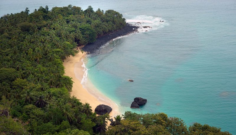 Paradiesische Strände und unberührte Natur: die Inseln Sao Tome und Principe. Afrikas zweitkleinster Staat. – Bild: ZDF und WDR/​Michael Kraus