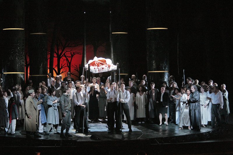 A scene from Act I in verdi's "Macbeth."Photo: Ken Howard/Metropolitan Opera – Bild: 2007 ken howard/metropolitan opera • all rights reserved A scene from Act I in verdi's "Macbeth."Photo: Ken Howard/Metropolitan Opera – Bild: 2007 ken howard/metropolitan opera • all rights reserved