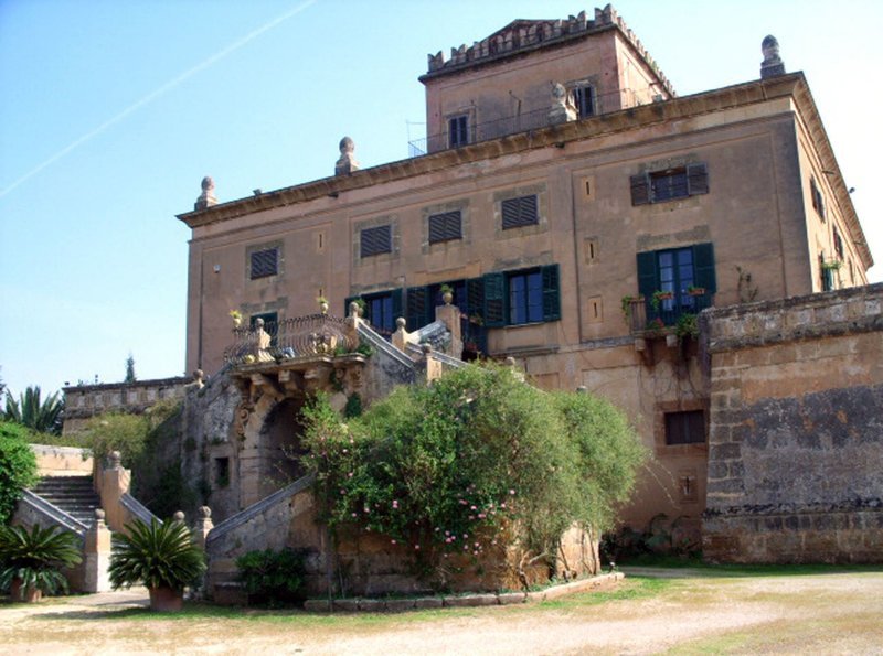 Das Castello San Marco in Bagheria. – Bild: ZDF und BR/​Eva Severini