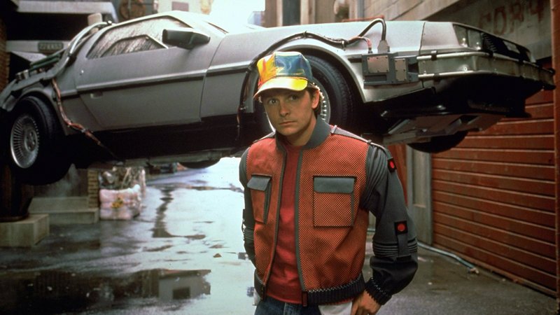 Gelandet im Jahr 2015: Marty McFly (Michael J. Fox) – Bild: RTL Zwei Gelandet im Jahr 2015: Marty McFly (Michael J. Fox) – Bild: RTL Zwei
