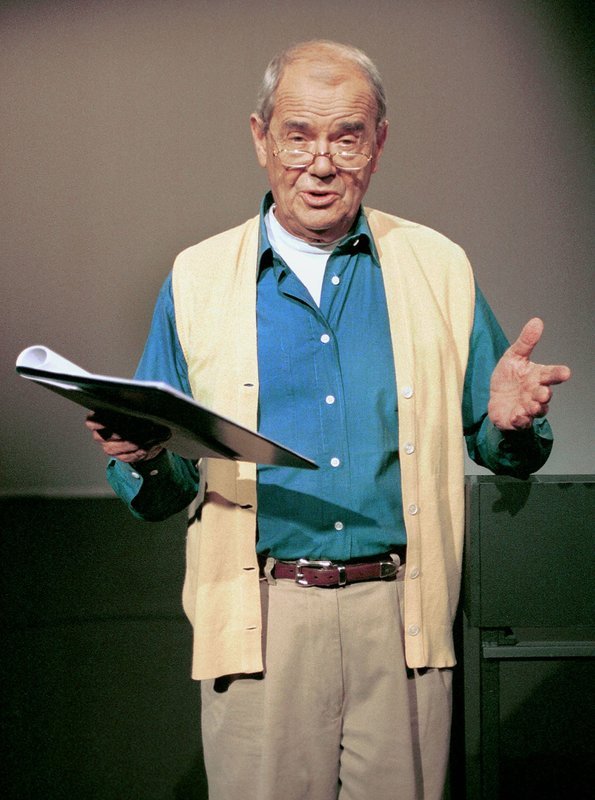 NDR Fernsehen KOMÖDIANTEN! – SO LACHT DEUTSCHLAND, am Samstag (21.01.12) um 23:15 Uhr. Der beliebte Schauspieler Walter Giller präsentiert 50 Jahre Fernseh-Humor. – Bild: NDR/Gita Mundry NDR Fernsehen KOMÖDIANTEN! – SO LACHT DEUTSCHLAND, am Samstag (21.01.12) um 23:15 Uhr. Der beliebte Schauspieler Walter Giller präsentiert 50 Jahre Fernseh-Humor. – Bild: NDR/Gita Mundry