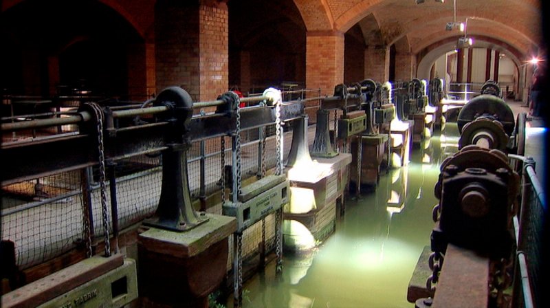 Jugendstil unter Tage: Hessen ältestes Wasserreinigungswerk in Frankfurt-Niederrad. – Bild: HR