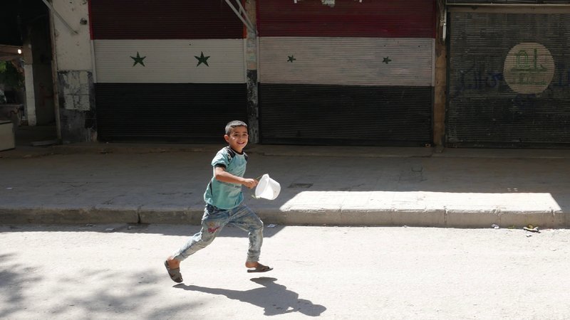 Die Menschen versuchen ihr Leben wieder aufzubauen. – Bild: ntv