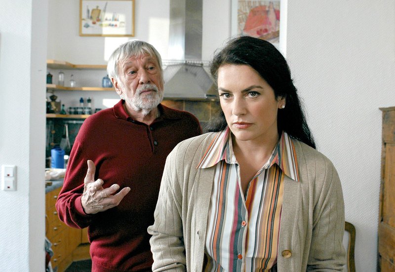 Cleo (Christine Neubauer) hat wieder einmal Stress mit ihrem nicht allzu verständnisvollen Vater Werner (Dietmar Schönherr). – Bild: HR/​RD/​Degeto/​Katrin Knoke