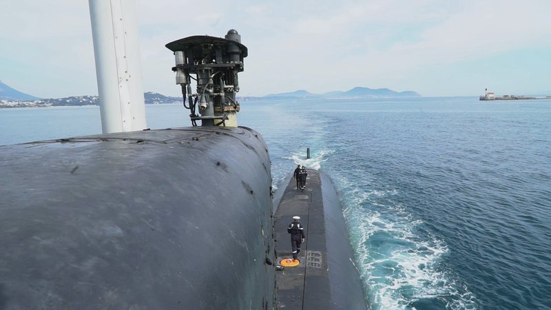 Leinen Los! Das französische Unterseeboot sticht in See. – Bild: N24 Doku