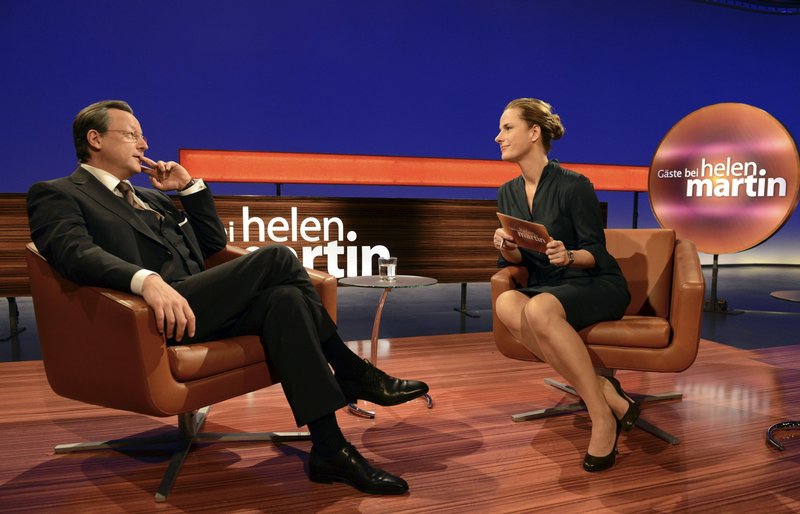 TV-Moderatorin Helen Martin (Claudia Michelsen) und Georg Sahl (Matthias Brandt). – Bild: HR/Bettina Müller TV-Moderatorin Helen Martin (Claudia Michelsen) und Georg Sahl (Matthias Brandt). – Bild: HR/Bettina Müller