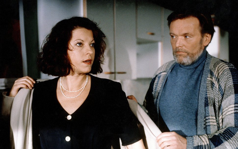 Elfi Eschke (Henriette), Helmut Griem (Pertussini). – Bild: ORF