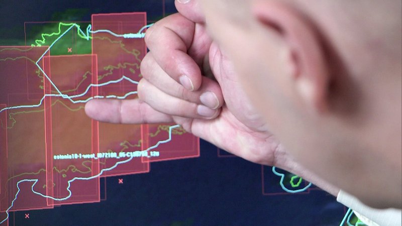 Bildunterschrift: Insgesamt sollen 56 Orte weltweit visuell durch die Verpixelung durch diverse Suchmaschinen geschützt werden. – Bild: N24 Doku