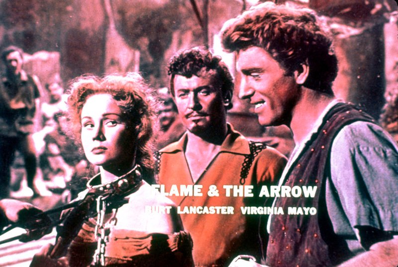 v.l.: Anne (Virginia Mayo), Dardo (Burt Lancaster) und Marquis Alessandro (Robert Douglas) in „Der Rebell“ – Bild: ARTE /​ © Warner Bros.