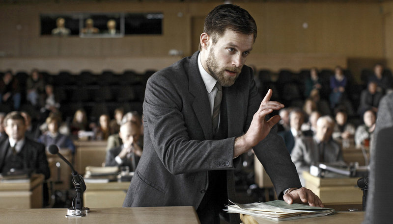 Zwei Leben – Bild: ARD Degeto/​Zinnober Film/​2012 TOM TRAMBOW