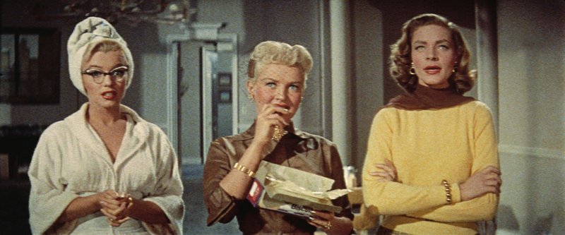 Die drei Frauen Pola (Marilyn Monroe, li.), Loco (Betty Grable, Mi.) und Schatze Page (Lauren Bacall, re.) verfolgen das gleiche Ziel: Alle sind auf der Suche nach einem heiratswilligen Millionär… – Bild: KIRCH MEDIA GMBH & CO KG AA Die drei Frauen Pola (Marilyn Monroe, li.), Loco (Betty Grable, Mi.) und Schatze Page (Lauren Bacall, re.) verfolgen das gleiche Ziel: Alle sind auf der Suche nach einem heiratswilligen Millionär… – Bild: KIRCH MEDIA GMBH & CO KG AA