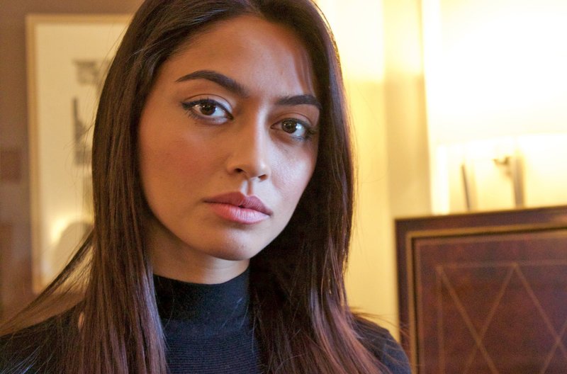 Model Ambra Gutierrez zeigte Harvey Weinstein an und wurde daraufhin in der Presse bloßgestellt. – Bild: phoenix/ZDF/BBC Model Ambra Gutierrez zeigte Harvey Weinstein an und wurde daraufhin in der Presse bloßgestellt. – Bild: phoenix/ZDF/BBC