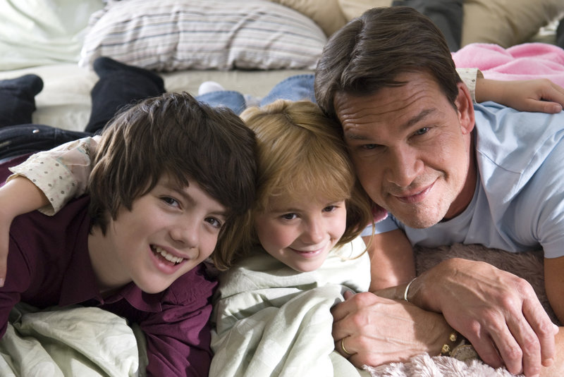 Chaos unterm Weihnachtsbaum – Bild: ZDF und Dan Power