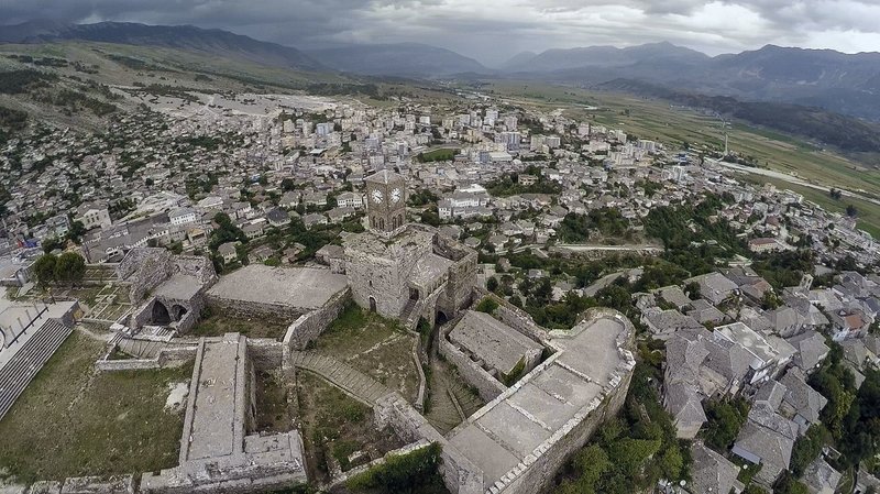 Gjirokastër, UNESCO-Weltkulturerbestadt und Lebensraum von Turmfalken, Eidechsen und Fledermäusen – Bild: MDR/Aldi Zgjani Gjirokastër, UNESCO-Weltkulturerbestadt und Lebensraum von Turmfalken, Eidechsen und Fledermäusen – Bild: MDR/Aldi Zgjani