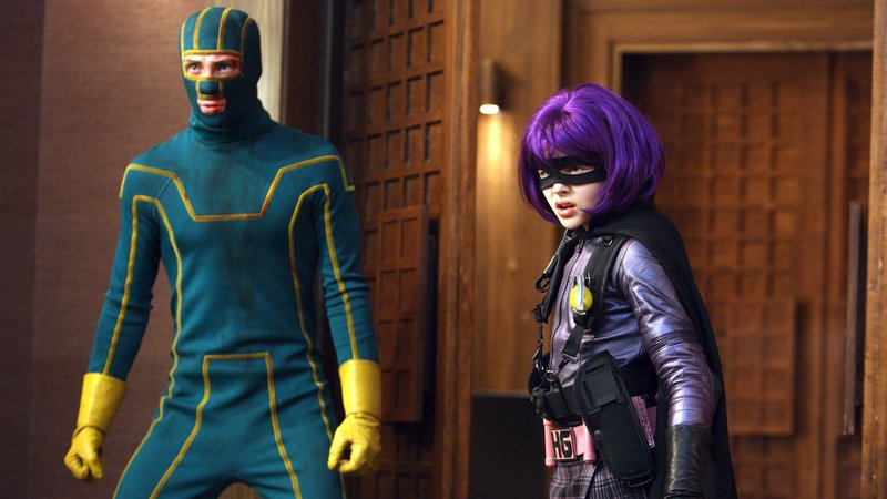 BU: Dave „Kick-Ass“ Lizewski (Aaron Johnson, li.) und Mindy „Hit-Girl“ Macready (Chloë Grace Moretz) – Bild: RTL Zwei BU: Dave „Kick-Ass“ Lizewski (Aaron Johnson, li.) und Mindy „Hit-Girl“ Macready (Chloë Grace Moretz) – Bild: RTL Zwei