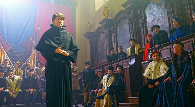 Martin Luther (Padraic Delany, vorne) – Bild: Geo Television / Courtesy Martin Luther (Padraic Delany, vorne) – Bild: Geo Television / Courtesy
