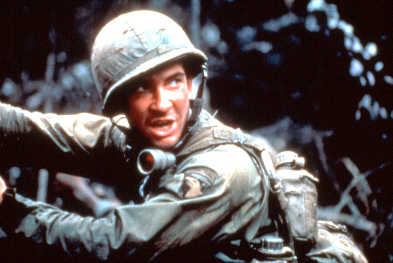 Am Hügel 937 in Vietnam, der von den Soldaten "Hamburger Hill" genannt wird, weil man hier zu Hackfleisch verarbeitet wird, kämpfen 600 Männer bald nicht mehr gegen den Kommunismus und auch nicht für das eigene Land, sondern nur noch um das nackte Überleben. – Bild: RTL II Am Hügel 937 in Vietnam, der von den Soldaten "Hamburger Hill" genannt wird, weil man hier zu Hackfleisch verarbeitet wird, kämpfen 600 Männer bald nicht mehr gegen den Kommunismus und auch nicht für das eigene Land, sondern nur noch um das nackte Überleben. – Bild: RTL II