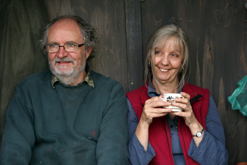 Tom (Jim Broadbent) und Gerri (Ruth Sheen) sind ein eingespieltes Team. – Bild: BR/2010 PROKINO Filmverleih GmbH Tom (Jim Broadbent) und Gerri (Ruth Sheen) sind ein eingespieltes Team. – Bild: BR/2010 PROKINO Filmverleih GmbH