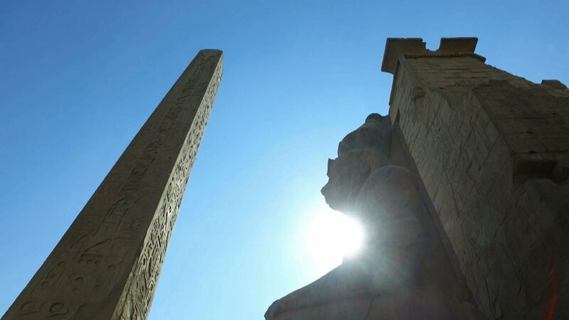 Nur noch die Sonne sollte unter Nofretete und Pharao Echnatons Frau angebetet werden – eine Revolution des Glaubens im damaligen Ägypten. – Bild: ZDF und Nicolas Fauvel./​Nicolas Fauvel