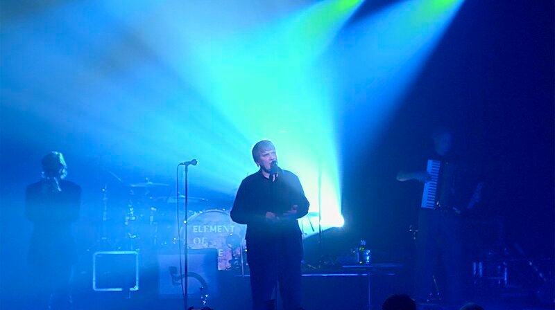Sven Regener und seine Band „Element Of Crime“ widmen Helga feddersen einen Song. – Bild: NDR Sven Regener und seine Band „Element Of Crime“ widmen Helga feddersen einen Song. – Bild: NDR