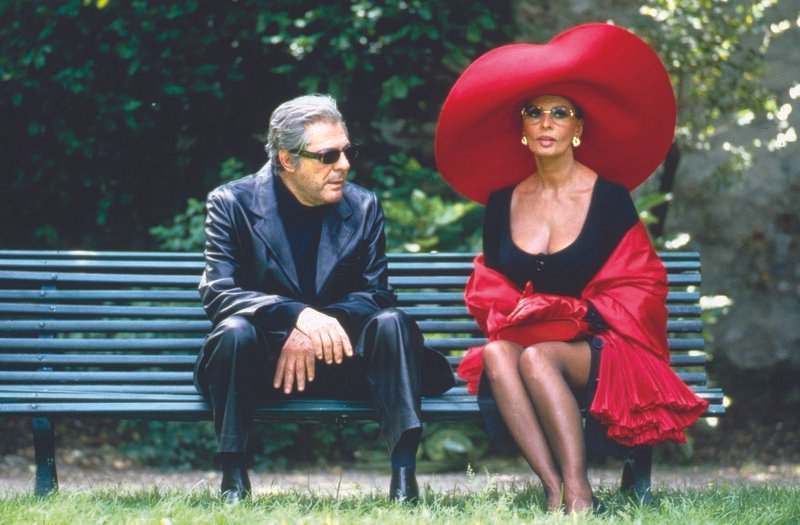 Sergei (Marcello Mastroianni, l.); Isabella de la Fontaine (Sophia Loren, r.) – Bild: 1994 Miramax, LLC. All Rights Reserved. Lizenzbild frei