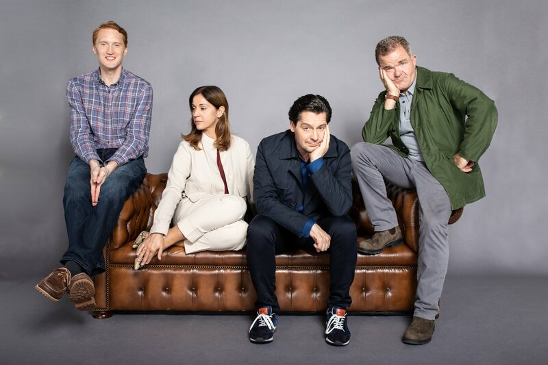 Staffel 3, l-r: Kevin Ganslinger (Franz Josef Danner), Barbara Simma (Ulrike C. Tscharre), Thomas Meiberger (Fritz Karl) und Nepo Wallner (Cornelius Obonya). – Bild: ServusTV