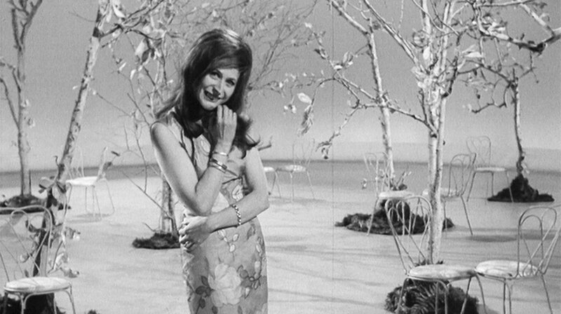 Helga Feddersen bei einem TV Auftritt 1964. – Bild: NDR Helga Feddersen bei einem TV Auftritt 1964. – Bild: NDR