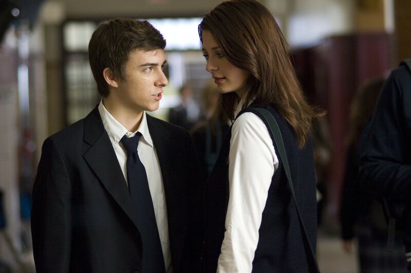 Lange Beine, kurze Lügen - und ein Fünkchen Wahrheit ... – Bild: Puls 4