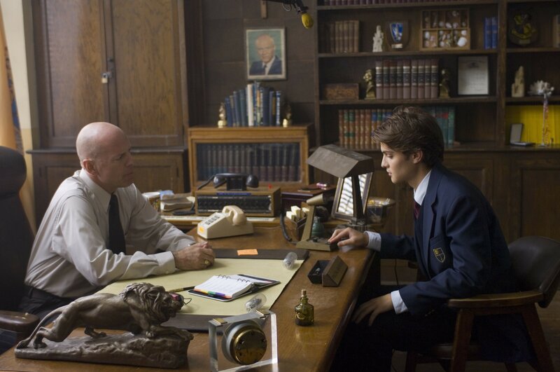 Lange Beine, kurze Lügen - und ein Fünkchen Wahrheit ... – Bild: Puls 4