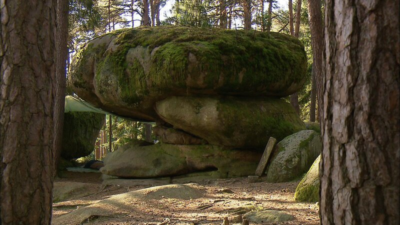 Gott soll die Felsblöcke der Blockheide in Niederösterreich einst „verloren“ haben. – Bild: ORF/ORF-Vorarlberg Gott soll die Felsblöcke der Blockheide in Niederösterreich einst „verloren“ haben. – Bild: ORF/ORF-Vorarlberg
