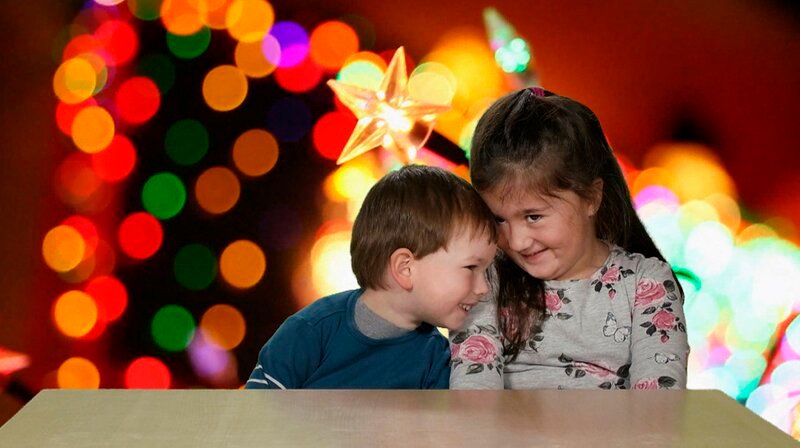 Weihnachten ist eine besinnliche, für Kinder aber vor allem auch spannende und lustige Zeit. Die Kita-Kinder aus Haan fragen sich: Was ist das Schönste an Weihnachten? – Bild: SWR