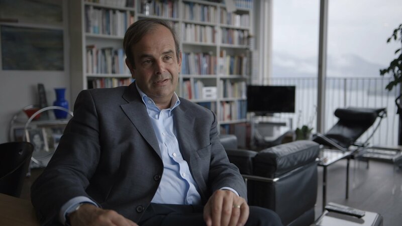 Gerhard Pfister, Zuger Nationalrat und Präsident CVP, Schweiz, erklärt der Autorin, warum er keine Grenzen für ein wirtschaftliches Wachstum sieht – Bild: ZDF und Hajo Schomerus Gerhard Pfister, Zuger Nationalrat und Präsident CVP, Schweiz, erklärt der Autorin, warum er keine Grenzen für ein wirtschaftliches Wachstum sieht – Bild: ZDF und Hajo Schomerus