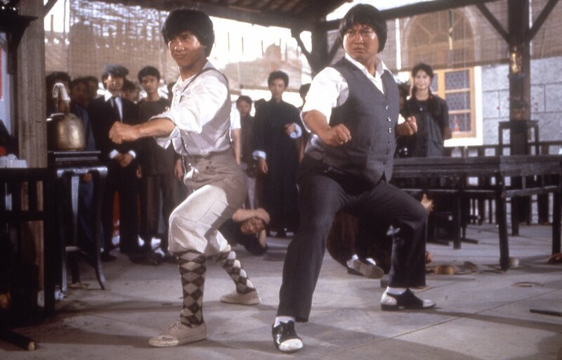 Im handfesten Einsatz für Recht und Ordnung: Dragon (Jackie Chan, l.) und Fei (Sammo Hung Kam-Bo, r.) … – Bild: Splendid Lizenzbild frei