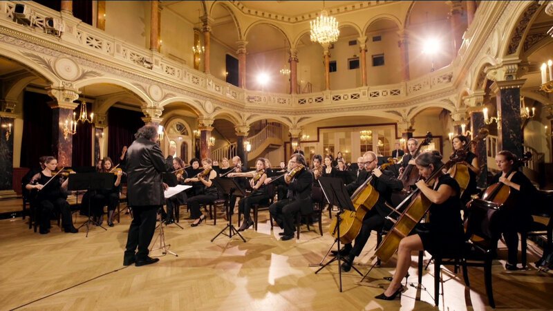 Bernd Ruf und das German Pops Orchestra Nutzung nur in Verbindung mit Programmkommunikation. Jede andere Nutzung ist untersagt. – Bild: Bibel TV