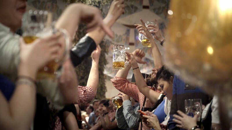 Alkohol - Der globale Rausch – Bild: rbb/​EIKON Filmproduktion & Miram /​ rbb Presse & Information