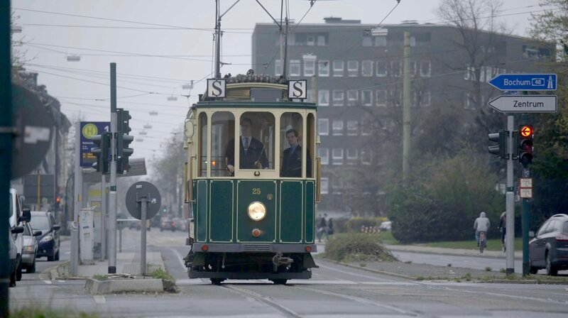 Nützliche Hinterlassenschaften der Industrialisierung: Die Essener Straßenbahn. – Bild: WDR/​Story House Productions/​Jürgen Rehberg