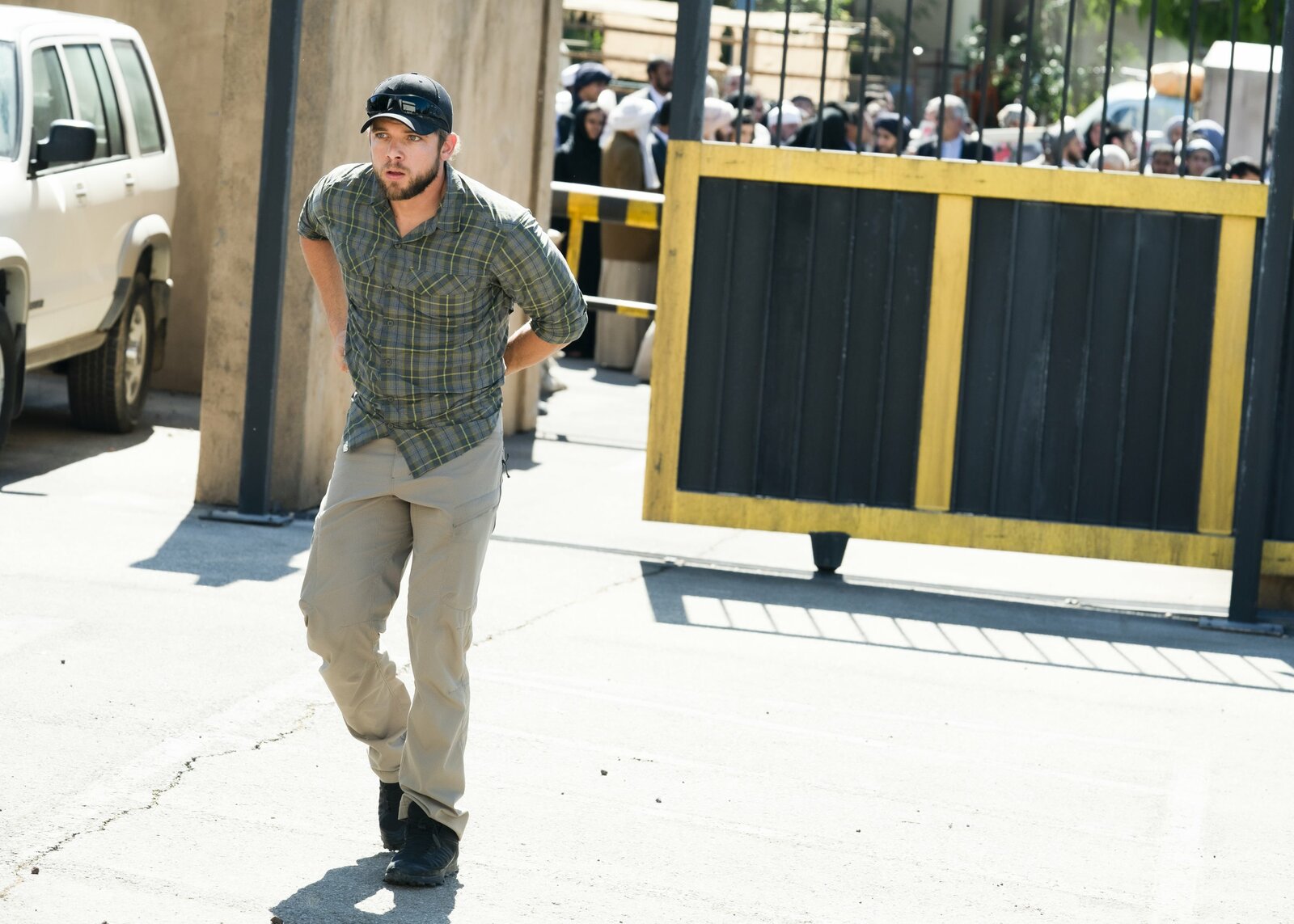 SEAL Team S03E05 Stammesfehde (All Along The Watchtower Part 1