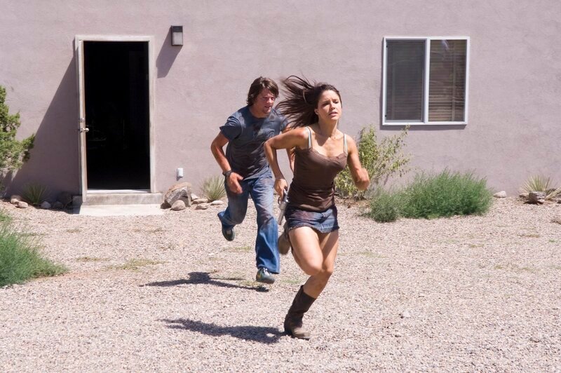 Grace (Sophia Bush) und Jim (Zachary Knighton). – Bild: Universum Film