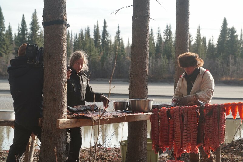 100 Days Wild - Das Survival-abenteuer 100 Days Wild – Das Survival-Abenteuer S01E05: Auf Bärenjagd (Frozen